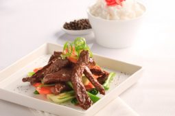 Stir-Fried Beef with Black Pepper and Garlic Sauce